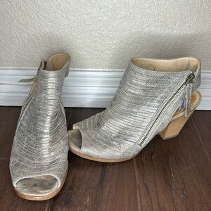 Paul Green Metallic Sandal